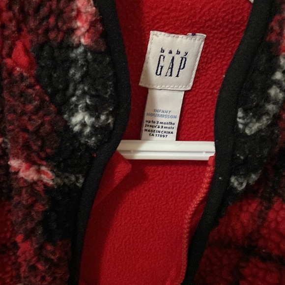 GAP Red, Black & White Plaid Sherpa Jacket - Picture 7 of 9